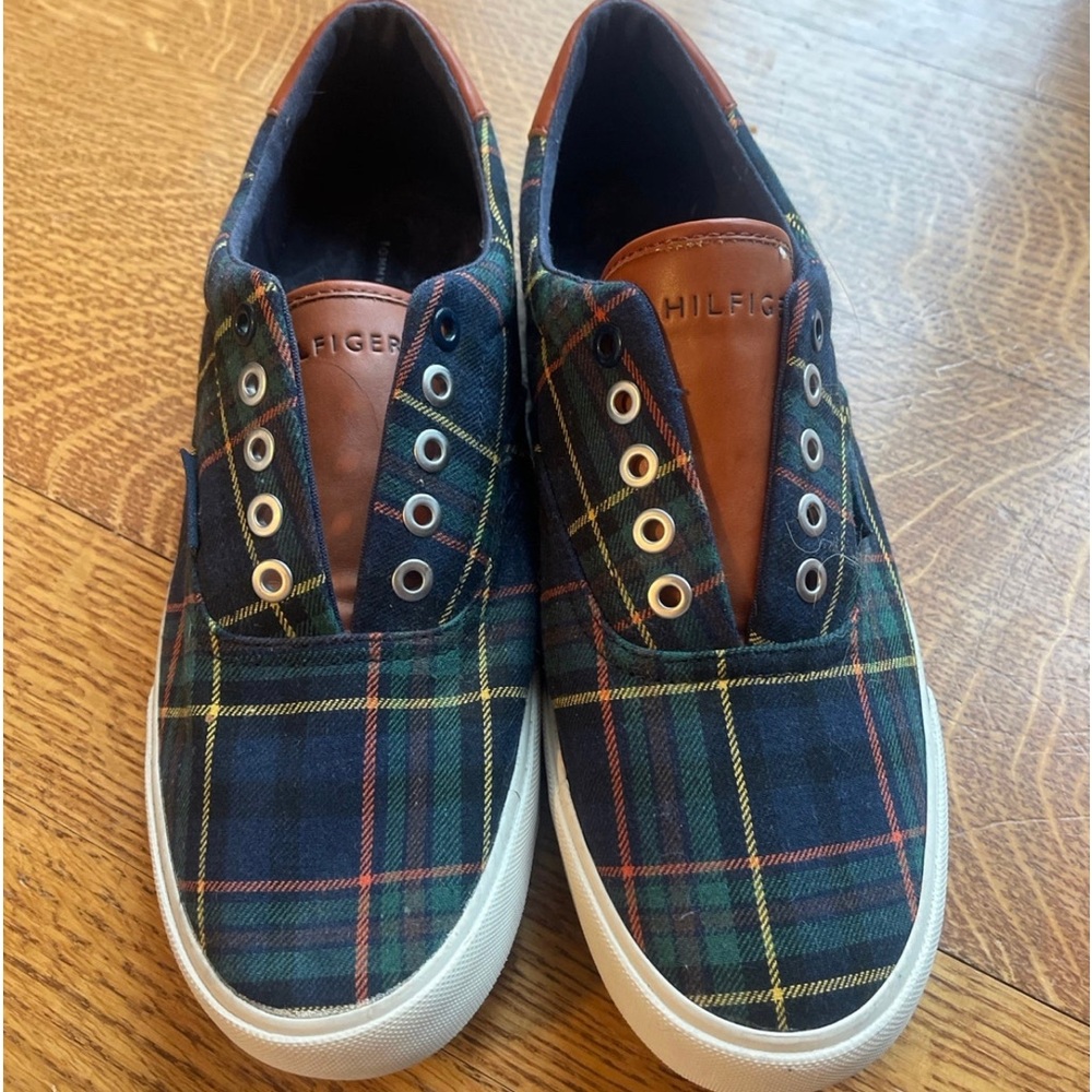 Tommy Hilfiger sneakers size 8.5
